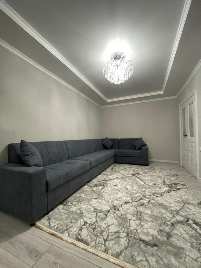 Apartment In Street Toktogula 77 Bisjkek Buitenkant foto